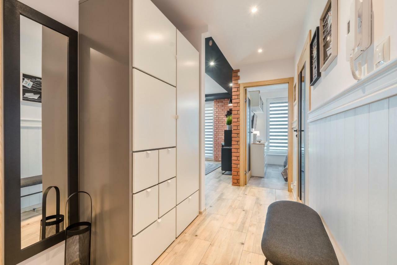 Apartament Aquatower Oliwia & Laura Rekin Реда Екстер'єр фото